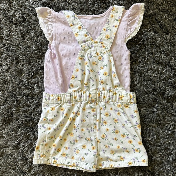 Little Lass Floral Overall Skort with Tshirt and Sunglasses, size 5 - Picture 2 of 8